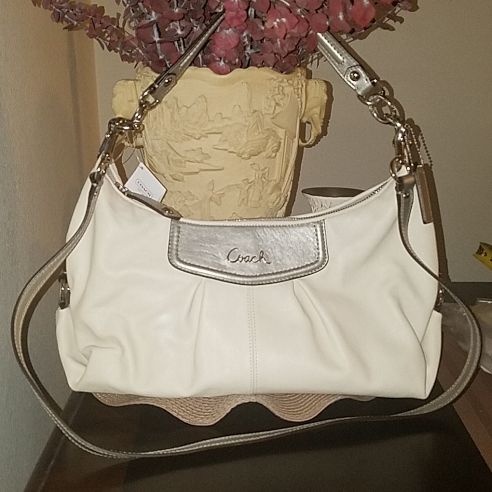 Bnew Vintage Coach Satchel crossbody